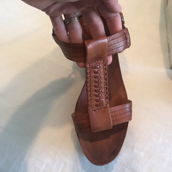 Frye Braylin Artisanal Wedge (Cognac) - Picture 3 of 4